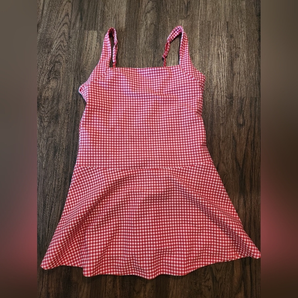 Abercrombie & Fitch Dresses & Skirts - Abercrombie & Fitch Red and White Gingham Spaghetti Strap Dress